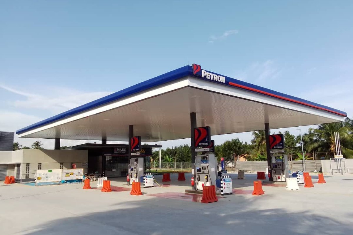 Sungai Besar modern petrol station construction, Selangor